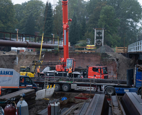 Brückenbau Kiel - Thömen setzt Behelfsbrücke mit LTM und LTF ein