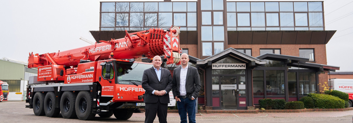 Hagedorn Pressefoto - Insolvenzverwalter Tim-Beyer (li) und Christian Hülsewig - geschäftsführender Gesellschafter Hagedorn Gruppe (re)