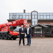 Hagedorn Pressefoto - Insolvenzverwalter Tim-Beyer (li) und Christian Hülsewig - geschäftsführender Gesellschafter Hagedorn Gruppe (re)