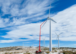 Hubarbeitsbühnen mieten für Montagearbeiten an Windkraftanlagen von Thömen