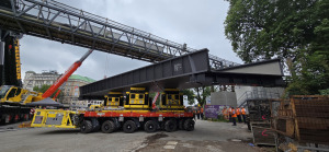 SPMT und Hubsystem für Brückentransport Hamburg SPMT Modulartransporter für Brückentransport mit Hubsystem von Hüffermann