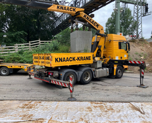 mobile Fahrstraßen verlegen für Brückenmontage Hamburg Ferdinandstor von Knaack Krane