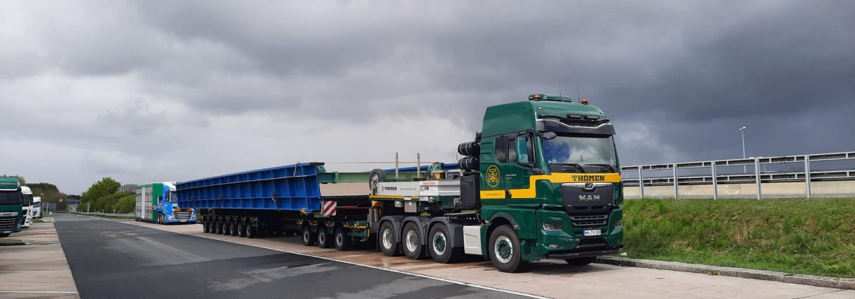 Sondertransport Trogbrücke Schwerlast Thömen 4-Achs Zugmaschine Magdeburg